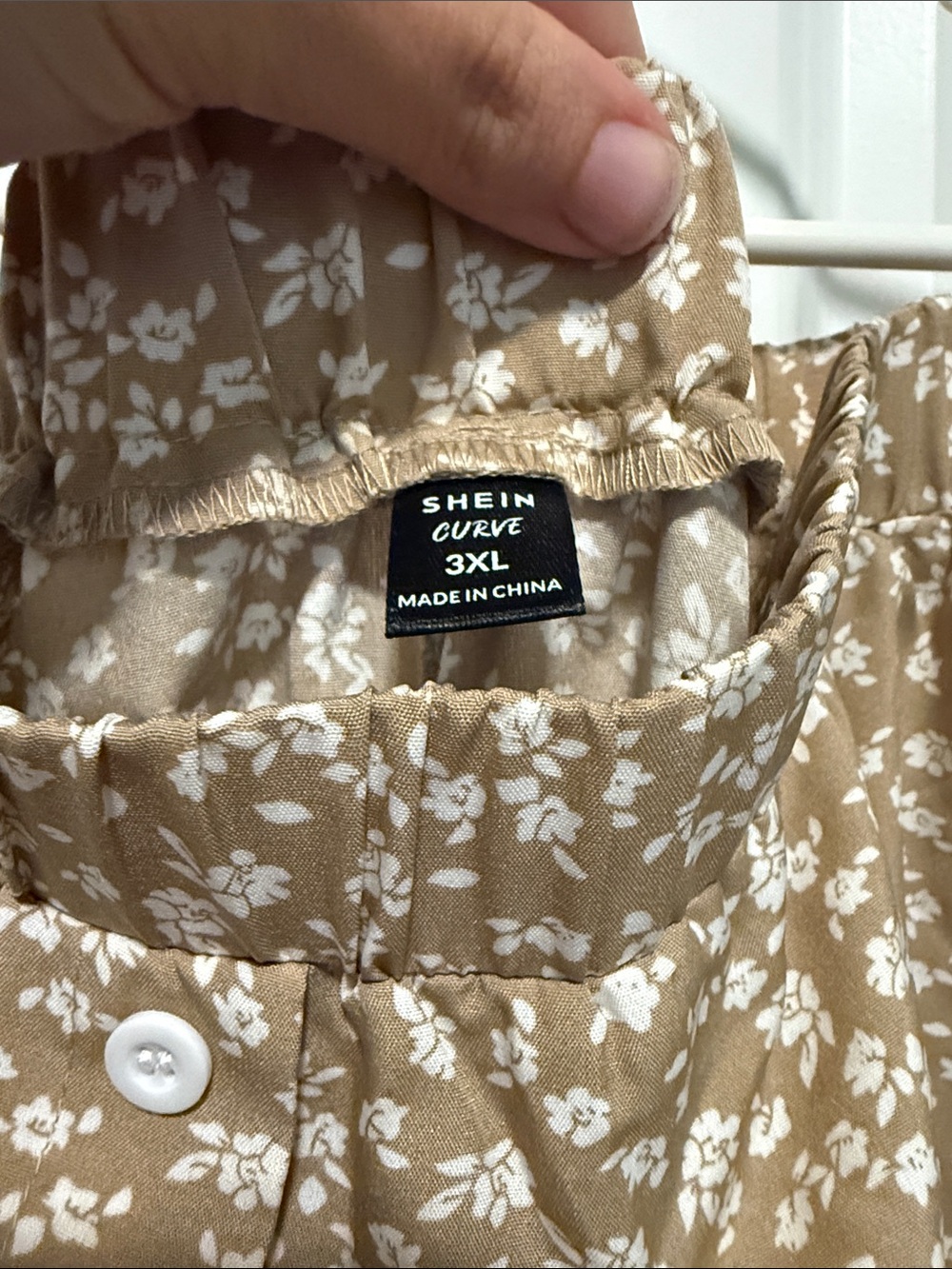 SHEIN Tan Floral Button-Front Midi Skirt - Picture 2 of 3